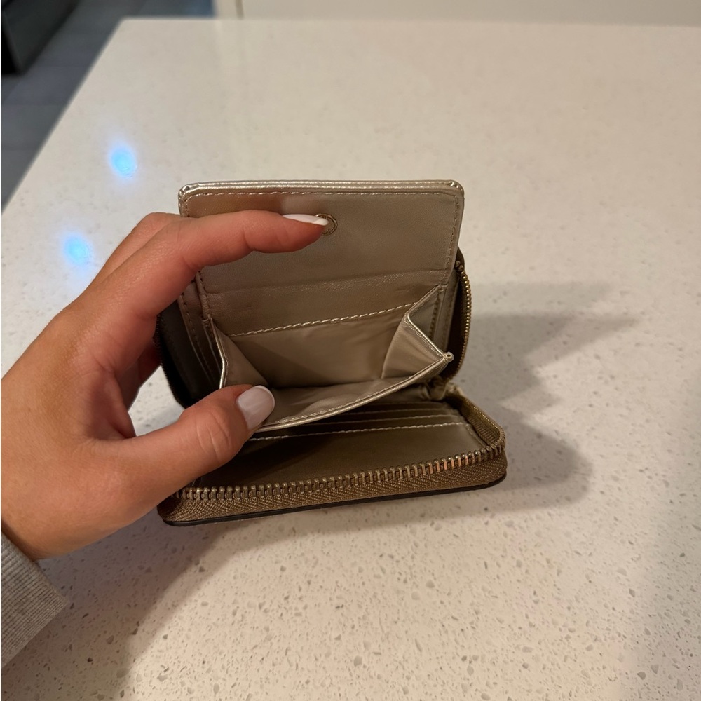 GUESS Tan Logo Key & Card Holder - Picture 4 of 4